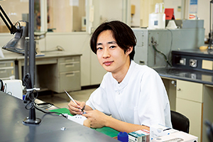 歯科技工士科　卒業生　小柳 雅也（こやなぎ まさや）さん
